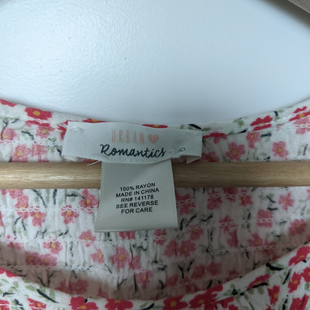 Red floral patterned blouse - Picture 4 of 5